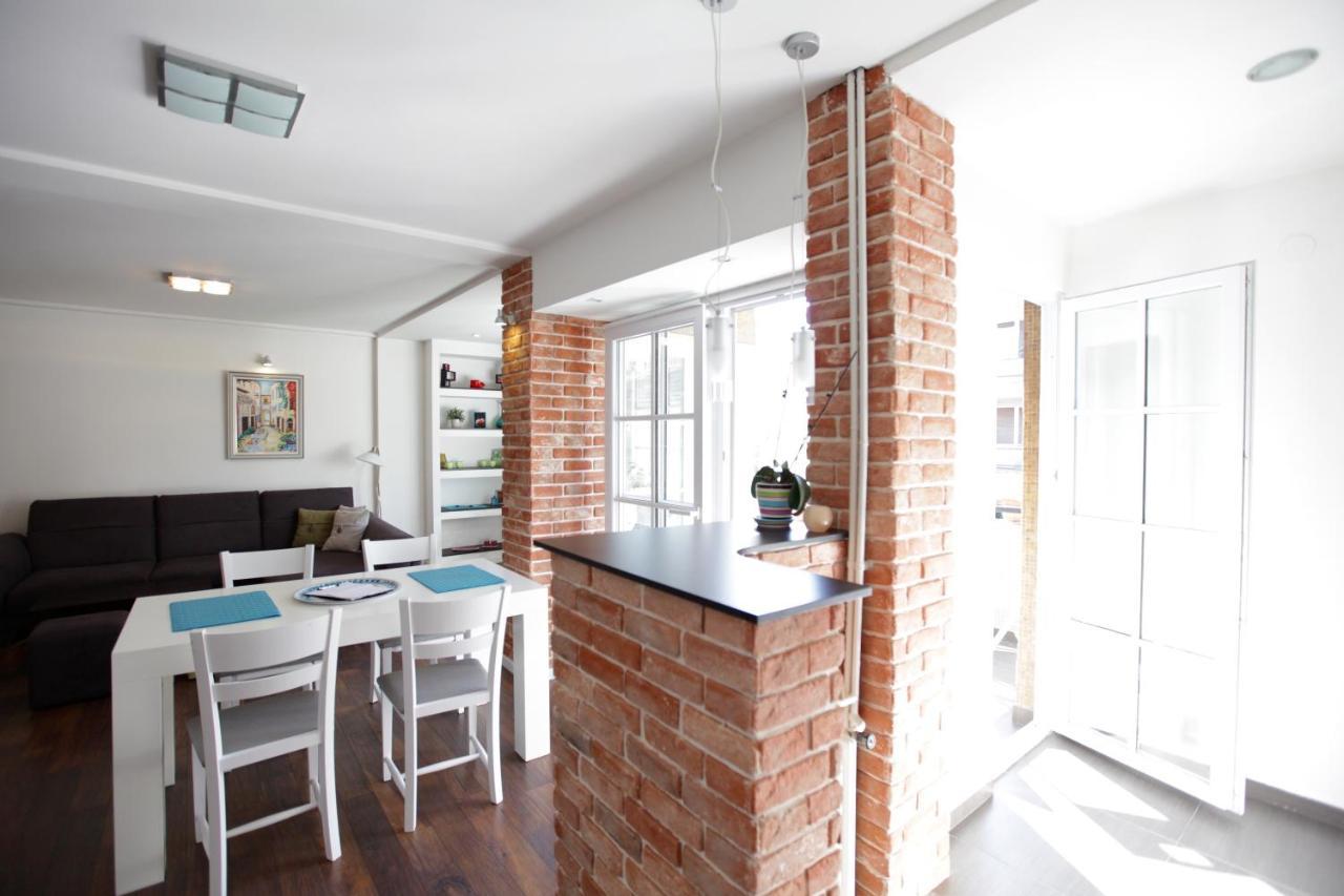 Brick Apartment On Macedonia Pedestrian Street Szkopje Kültér fotó